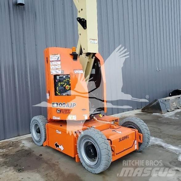 JLG E300AJP Zglobne dvižne ploščadi