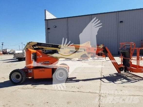 JLG E450AJ Zglobne dvižne ploščadi