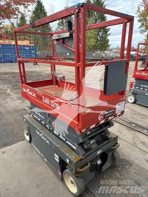 SkyJack SJ3219 Škarjaste dvižne ploščadi
