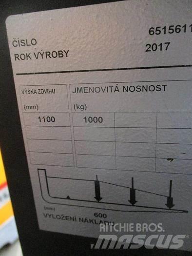 Toyota OSE 100W Nizko dvižni komisionirni viličar