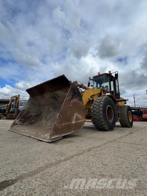 CAT 938 F Kolesni nakladalci