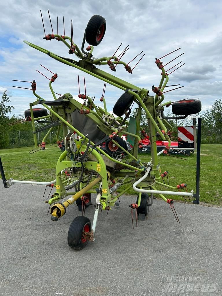CLAAS Volto 800 Obračalniki in zgrabljalniki