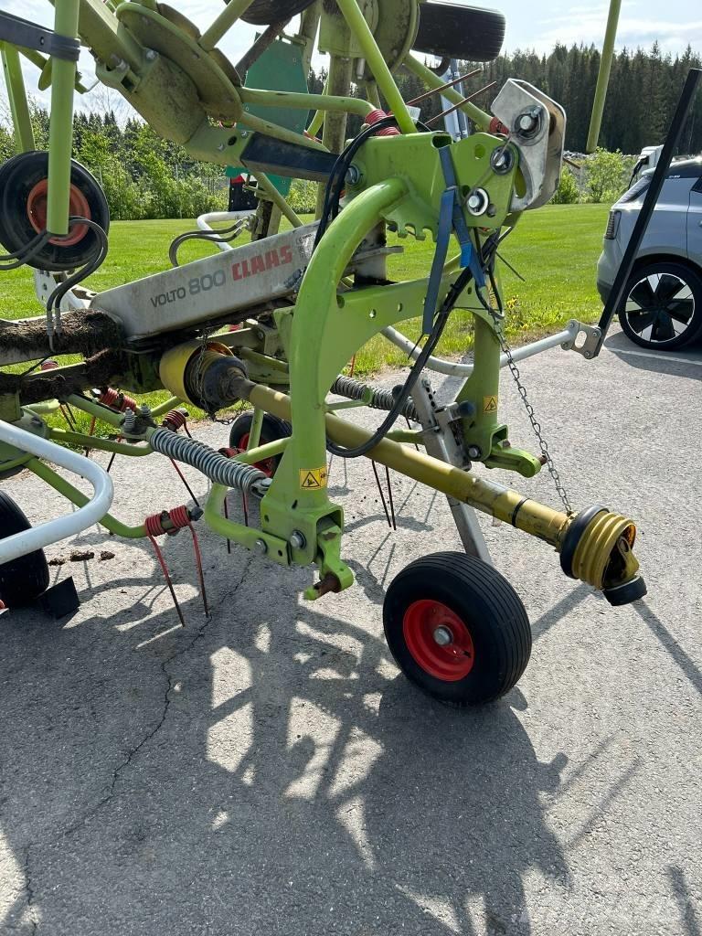 CLAAS Volto 800 Obračalniki in zgrabljalniki