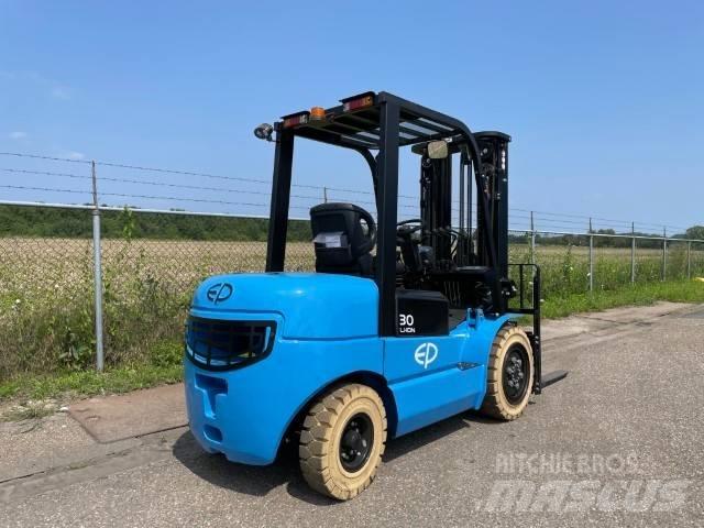 EP EFL302 | 3T | LI-ION Električni viličarji