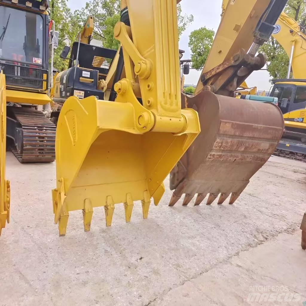 Komatsu PC 220 Bagri goseničarji