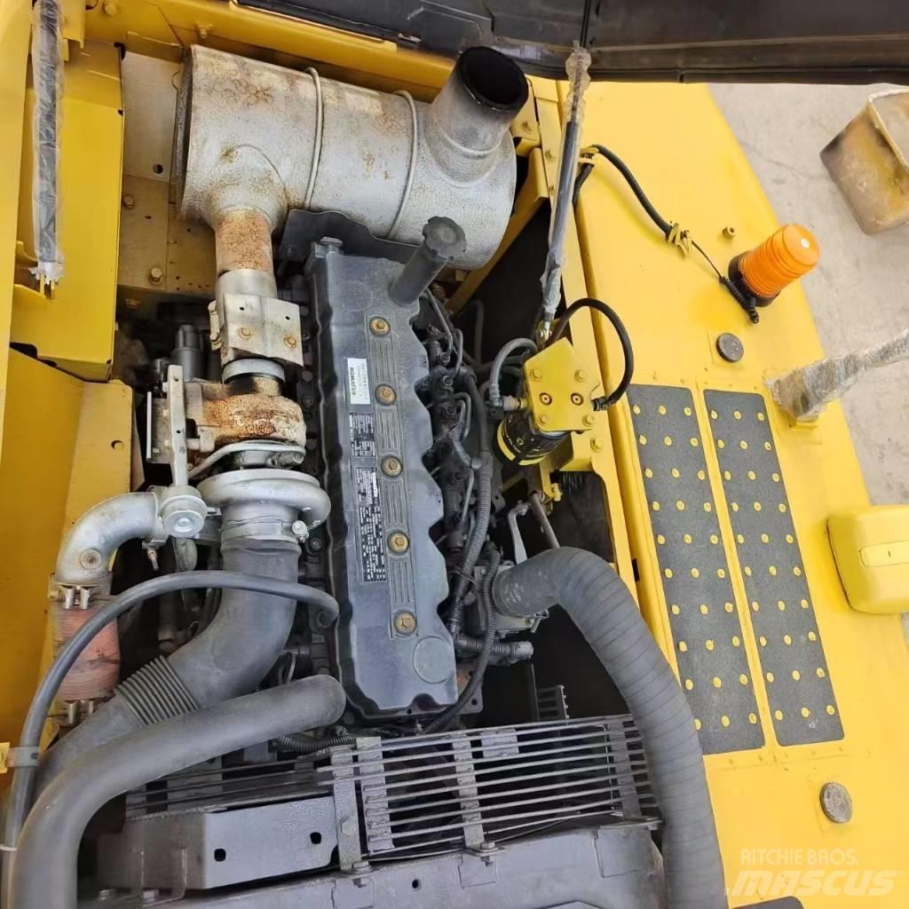 Komatsu PC 220 Bagri goseničarji