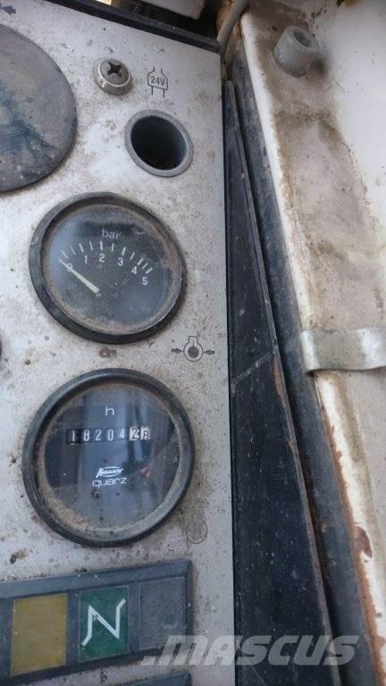 Liebherr A900 Bagri na kolesih