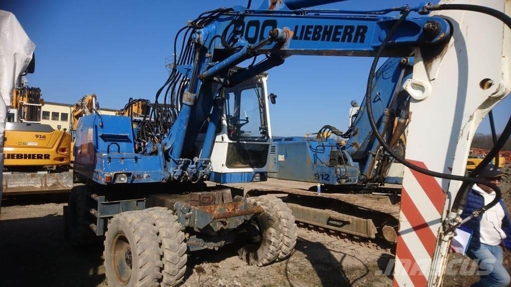 Liebherr A900 Bagri na kolesih
