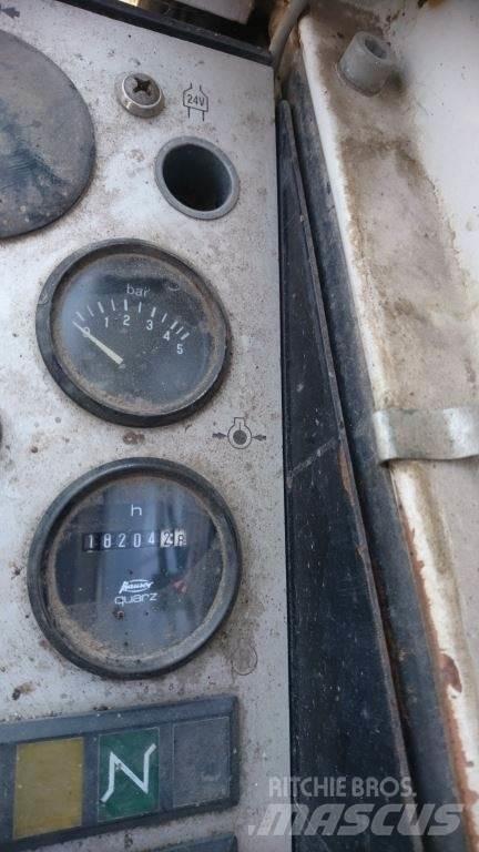 Liebherr A900 Bagri na kolesih