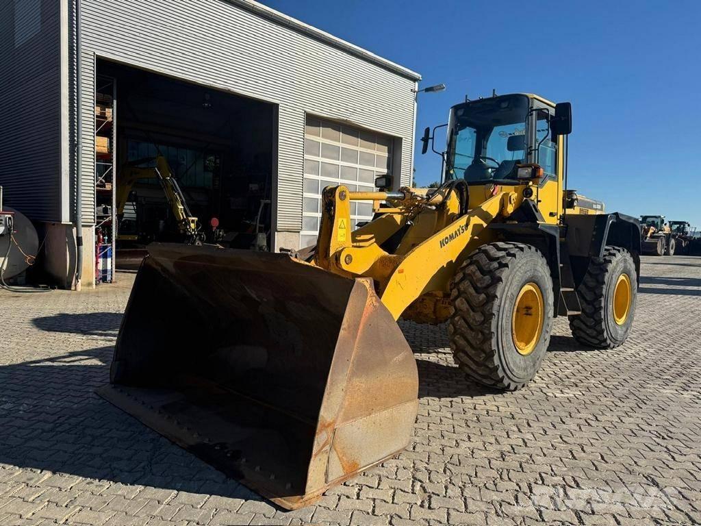Komatsu WA 320-3H Kolesni nakladalci