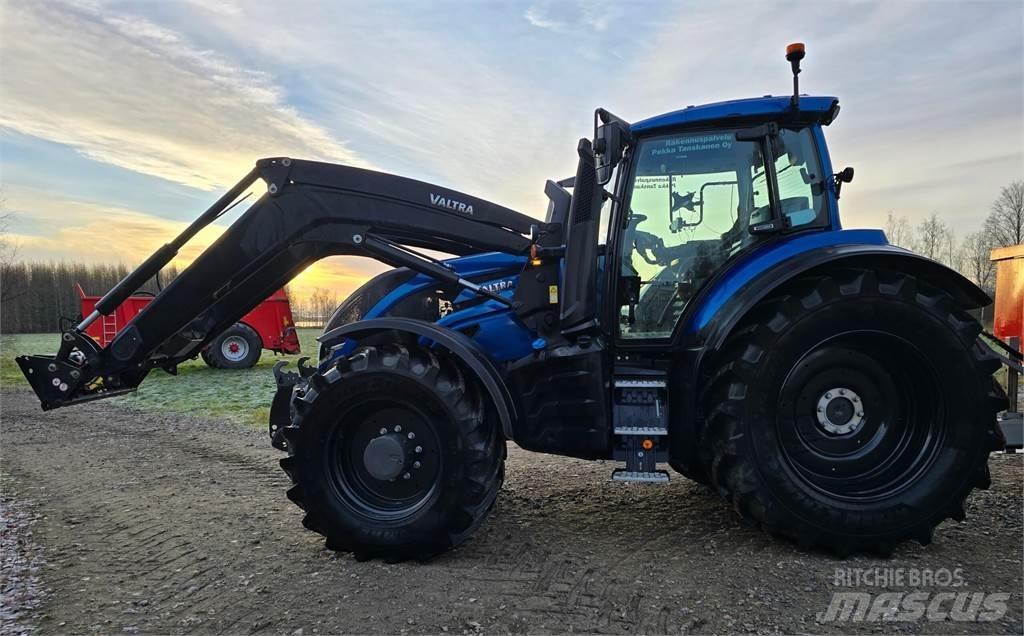 Valtra T175e Versu Traktorji