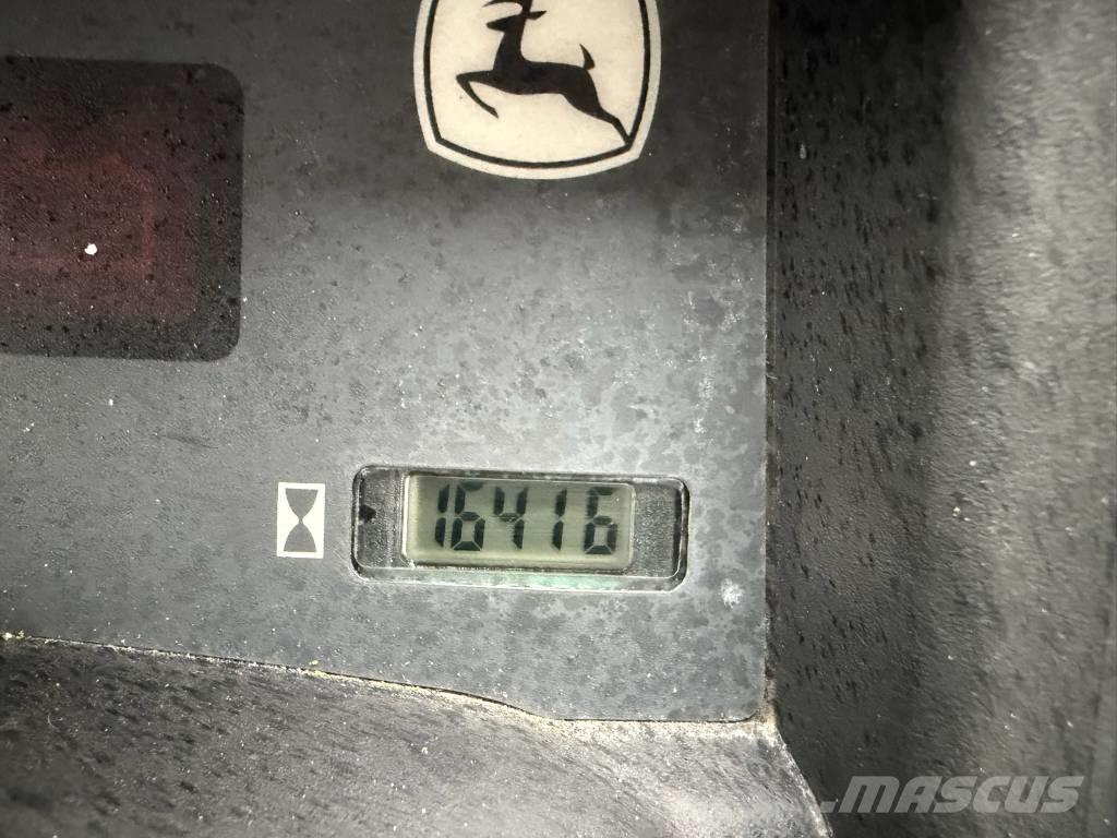 John Deere Gator HPX Pomožni stroji