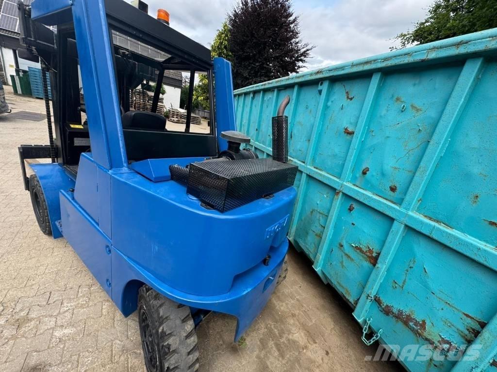 Mora M 80 C Dizelski viličarji