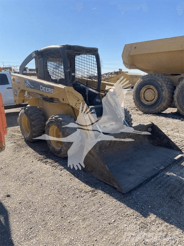 John Deere 325 Skid steer mini nakladalci