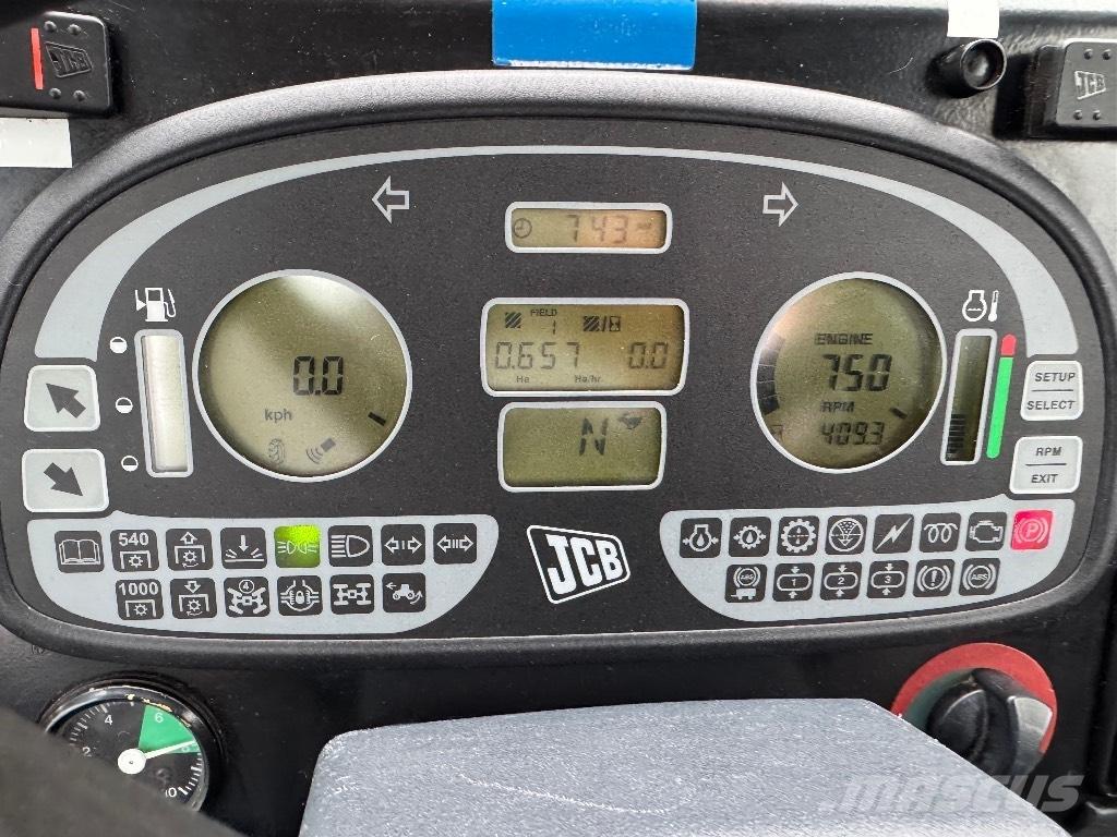 JCB Fastrac 2155 Traktorji