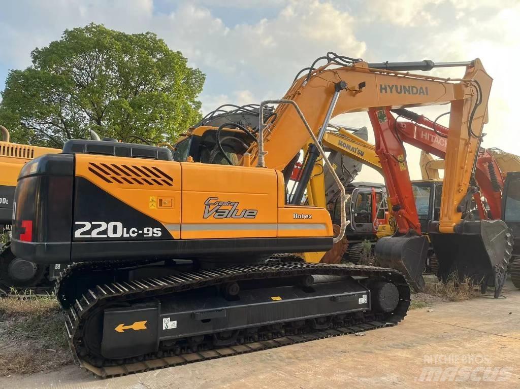 Hyundai R220LC-9S Bagri na kolesih
