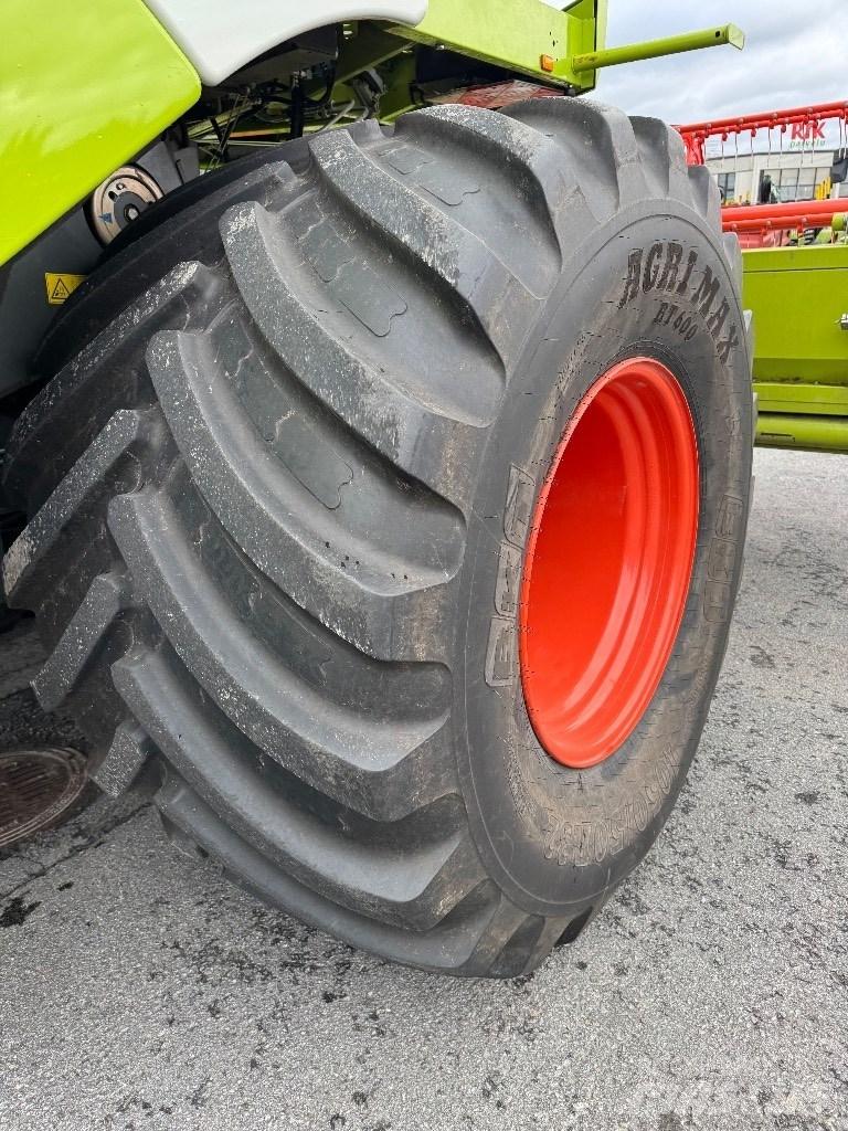CLAAS Tucano 320 Kombajni