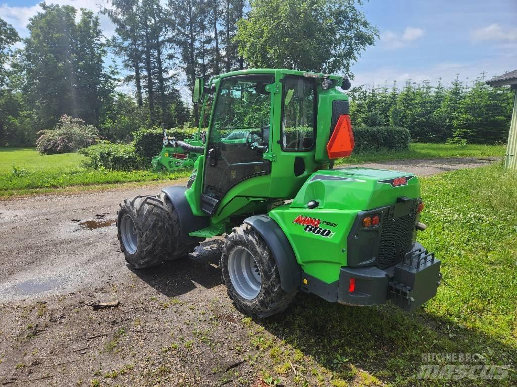 Avant 860 i Kolesni nakladalci