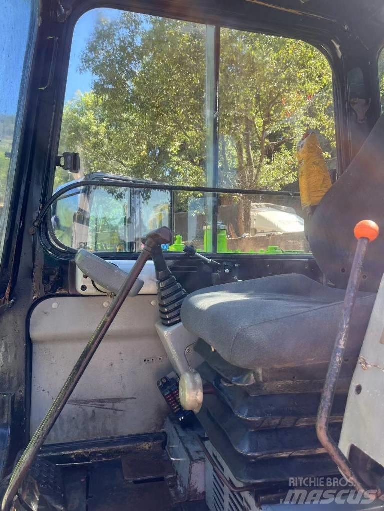Hyundai R60-5 Bagri goseničarji