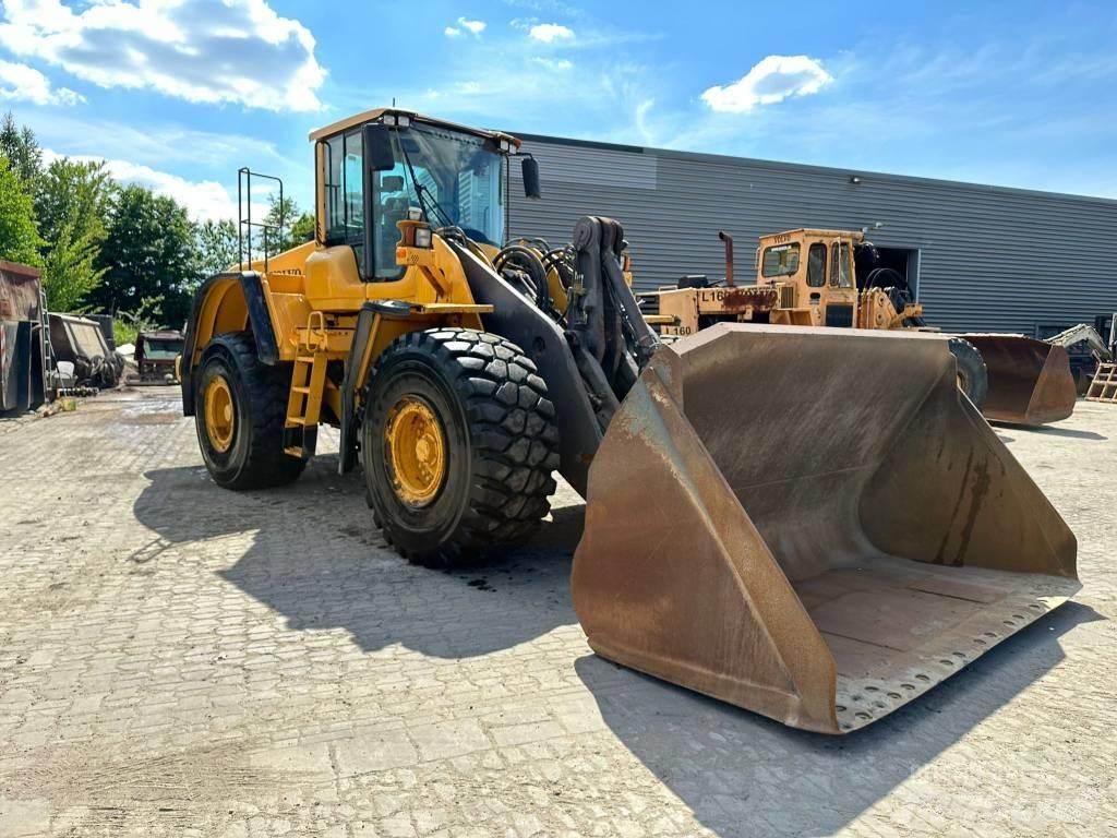 Volvo L180F Kolesni nakladalci