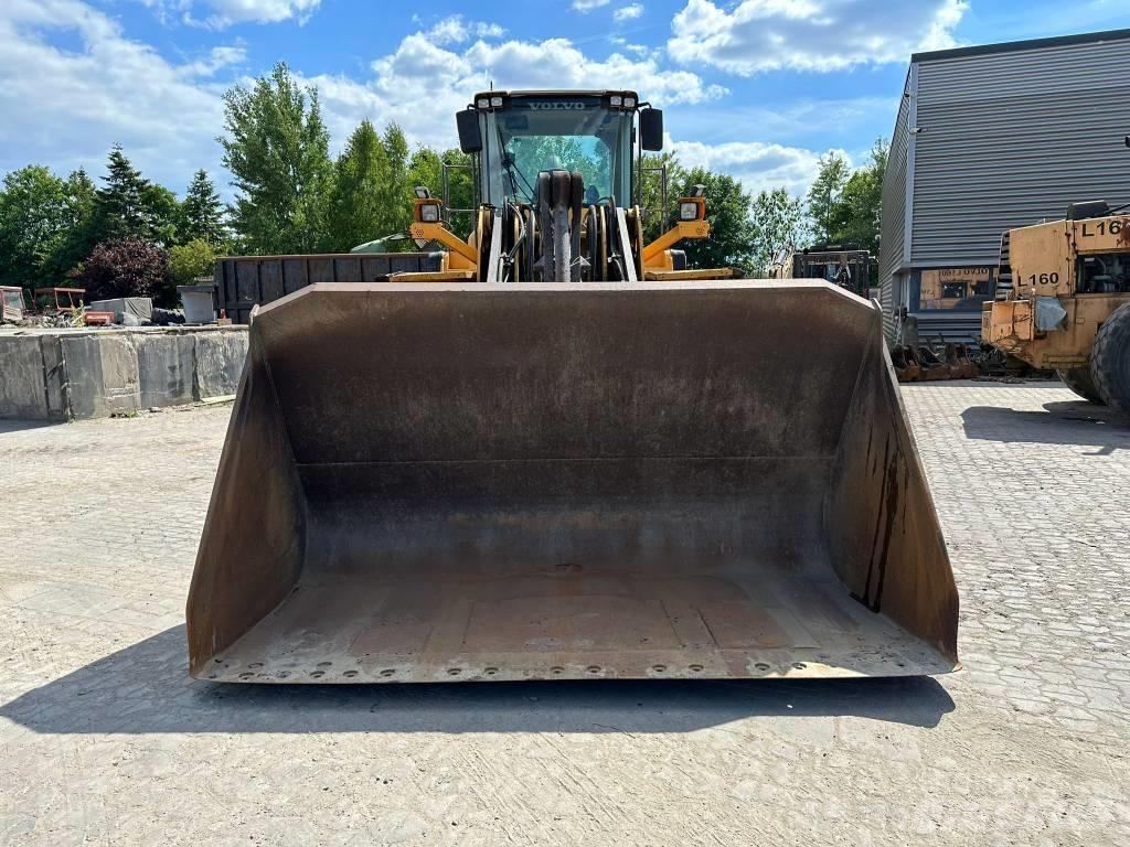 Volvo L180F Kolesni nakladalci