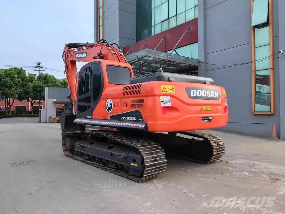 Doosan DX225LC-9C Bagri goseničarji