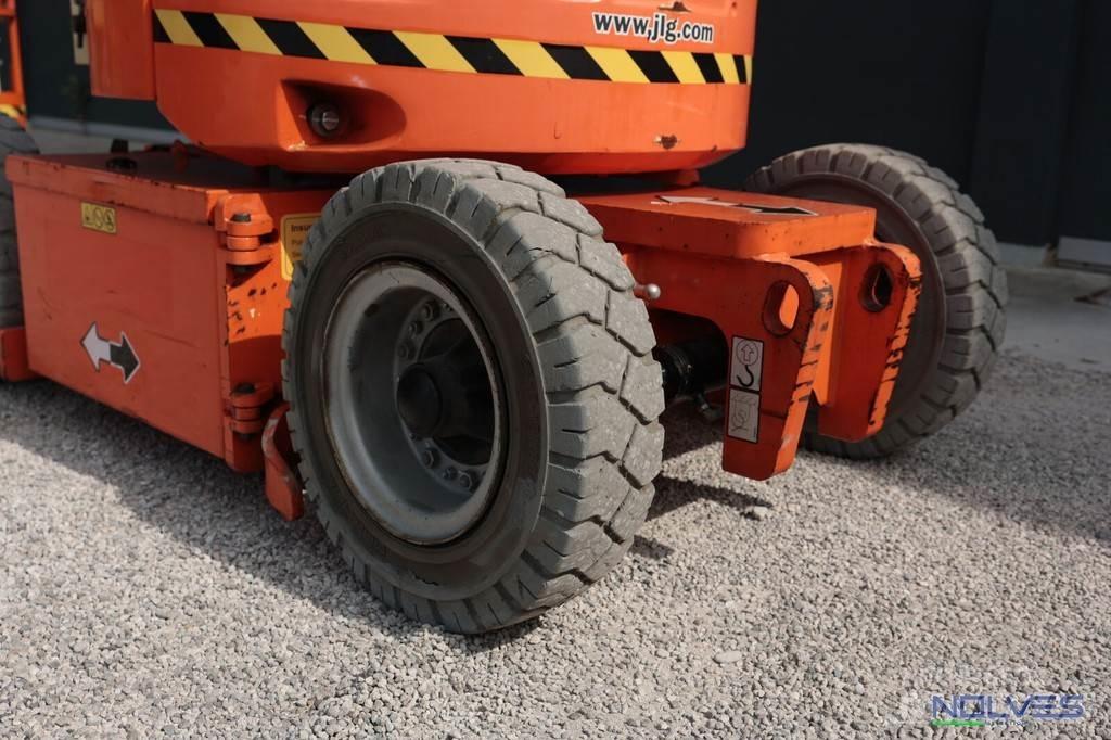 JLG E300AJP Zglobne dvižne ploščadi