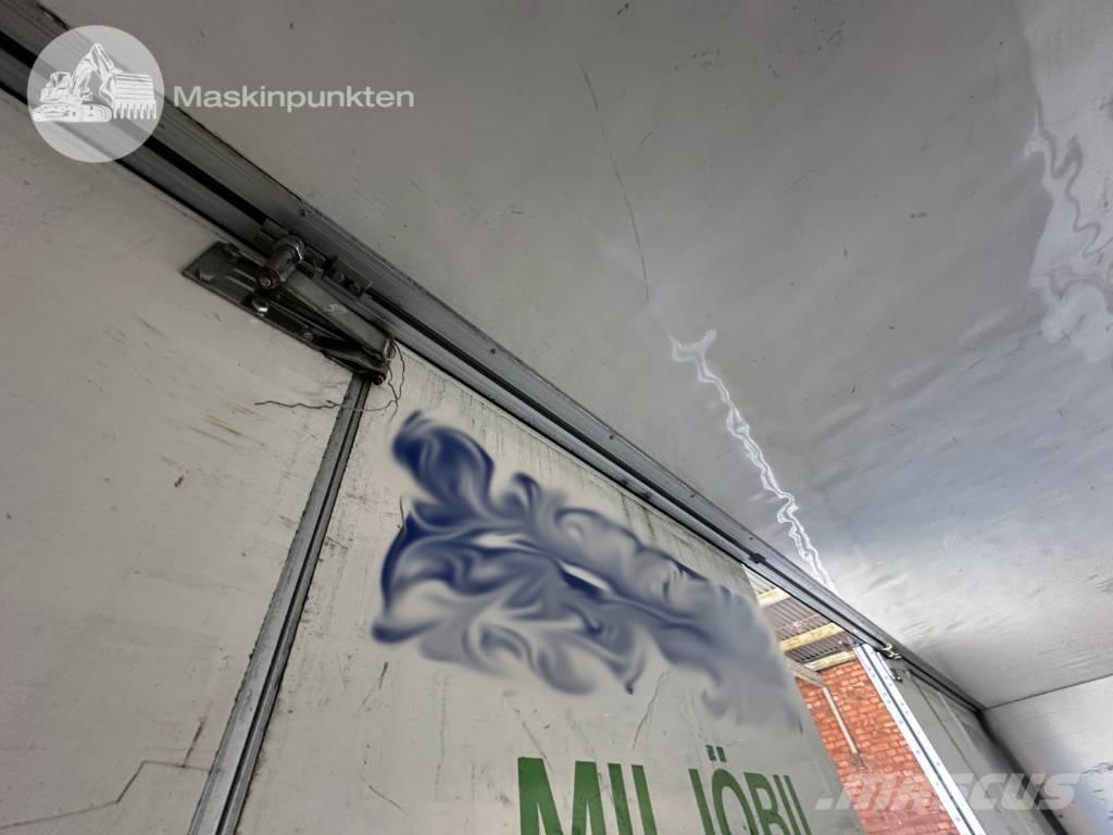 Volvo FM 300 Tovornjaki zabojniki