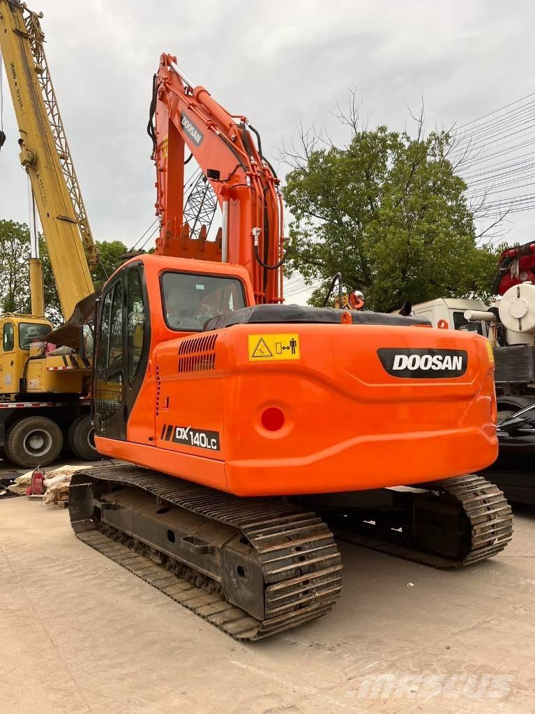 Doosan DX 140 Bagri goseničarji