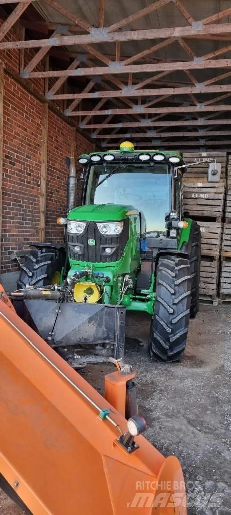 John Deere 6125 R Traktorji