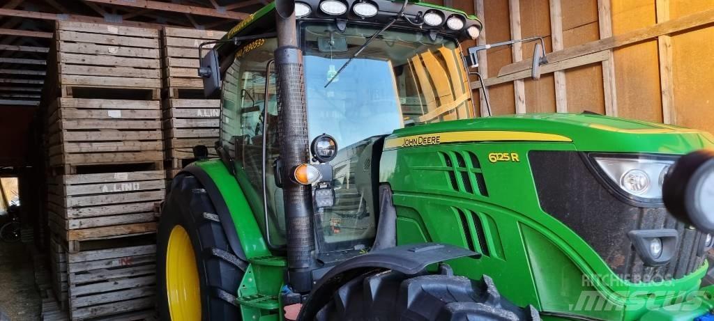 John Deere 6125 R Traktorji