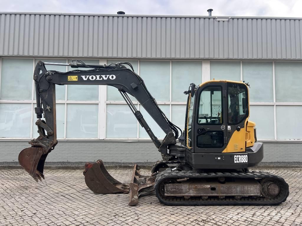 Volvo ECR 88 D    2016 Midi bagri 7t – 12t