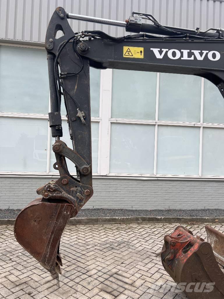 Volvo ECR 88 D    2016 Midi bagri 7t – 12t