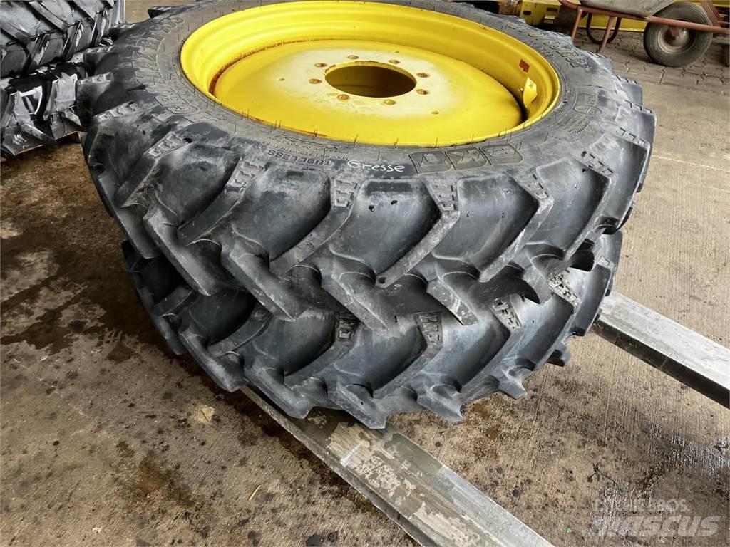 BKT 270/95R32 Gume, kolesa in platišča