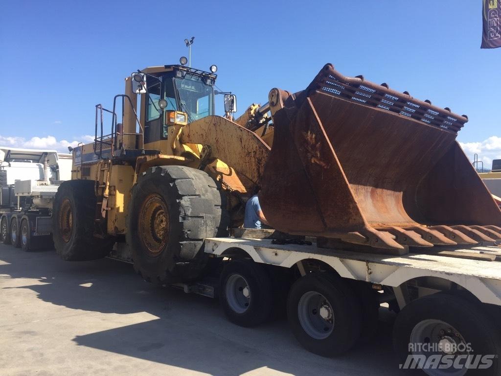 Komatsu WA600-1 Kolesni nakladalci