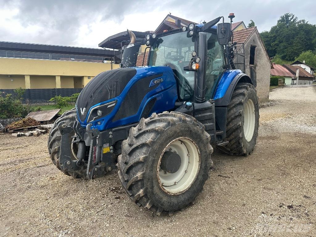 Valtra T 174 E Traktorji