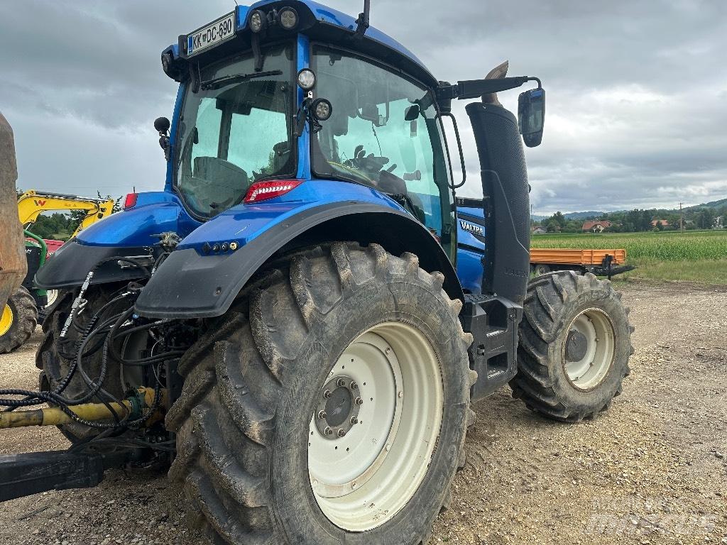 Valtra T 174 E Traktorji
