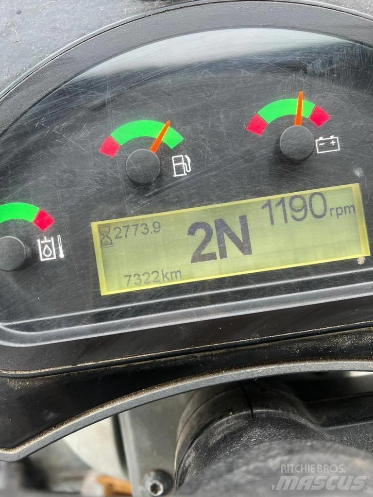 CAT 906M Kolesni nakladalci