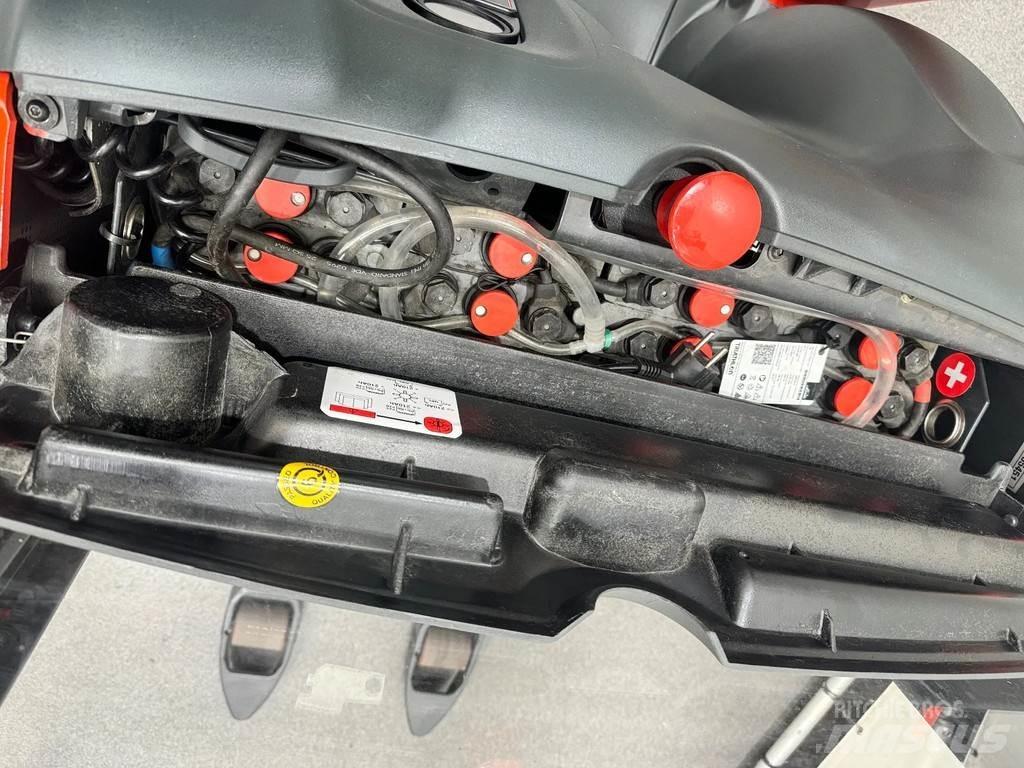 Linde L 12 Ročni električni viličar