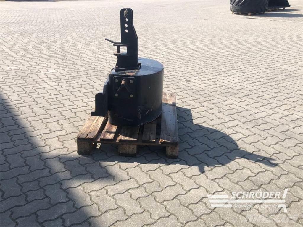  900KG GUSSGEWICHT Druga oprema za traktorje