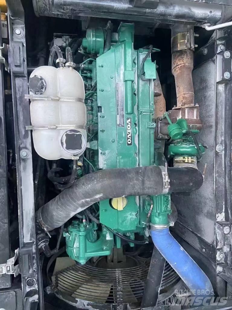 Volvo 290D Bagri goseničarji