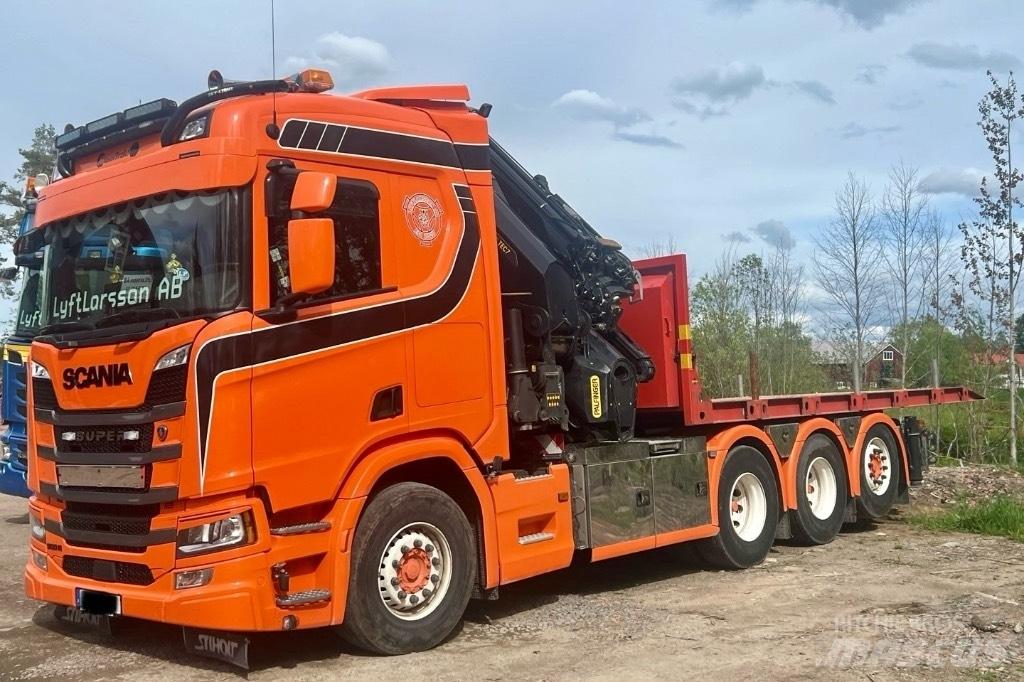 Scania R 500 Tovornjaki z žerjavom