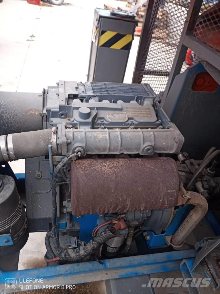 Genie GS 4390 RT Škarjaste dvižne ploščadi