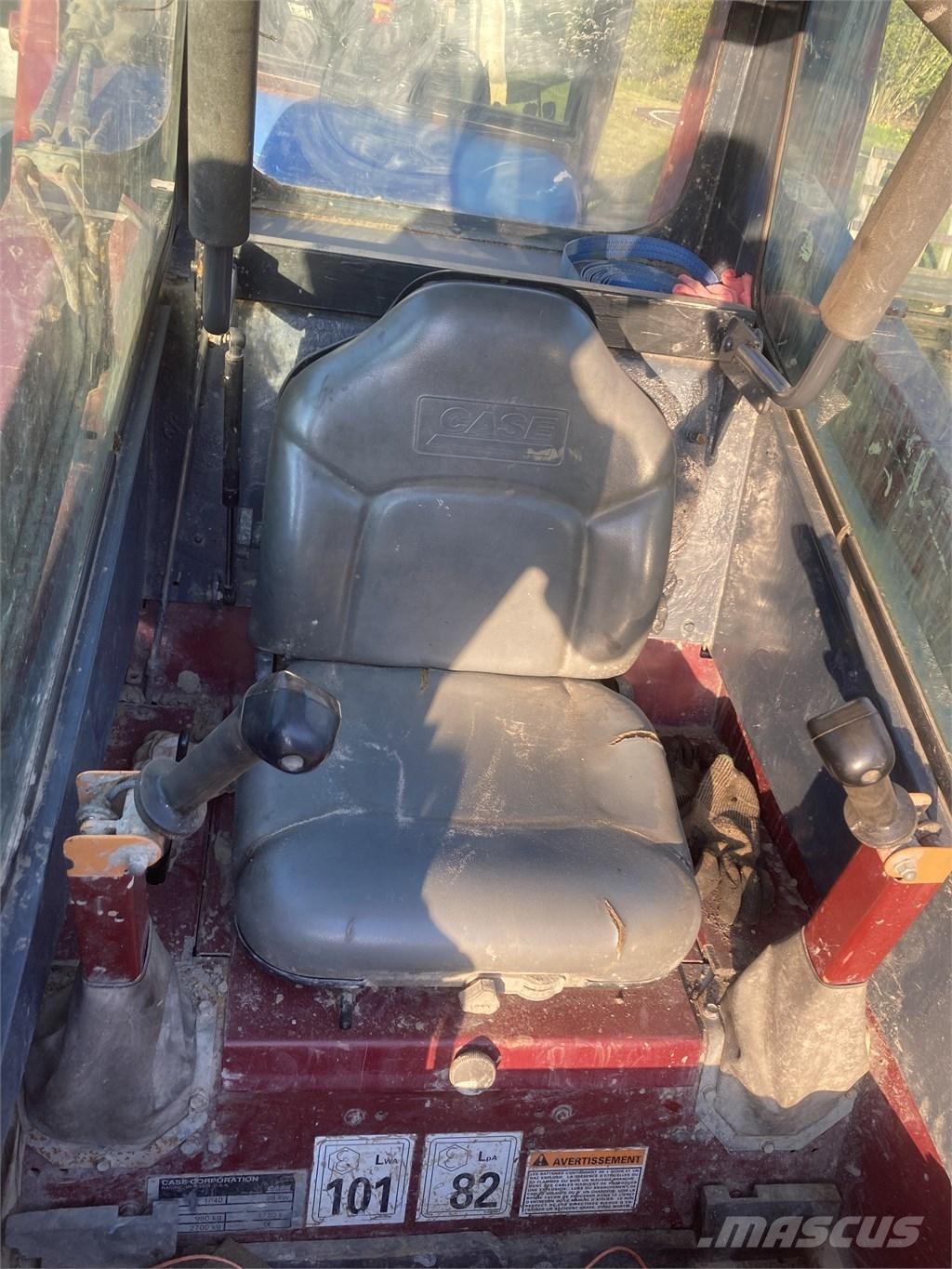 CASE 1840 Skid steer mini nakladalci