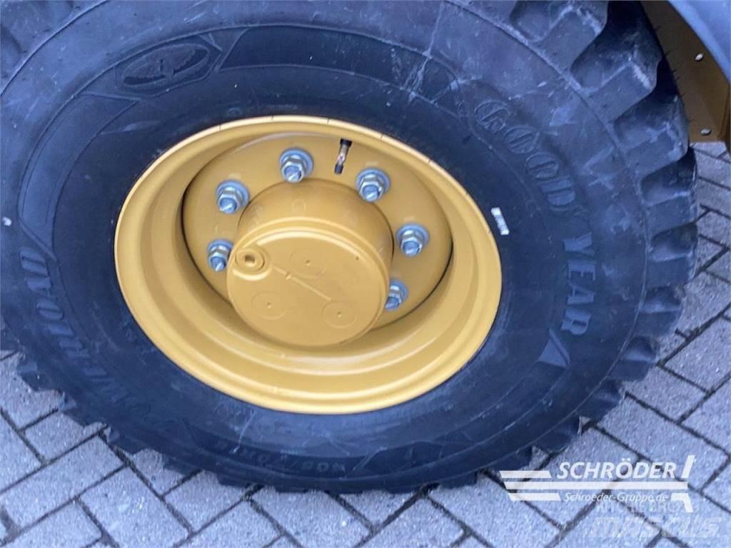 CAT 906 Kolesni nakladalci