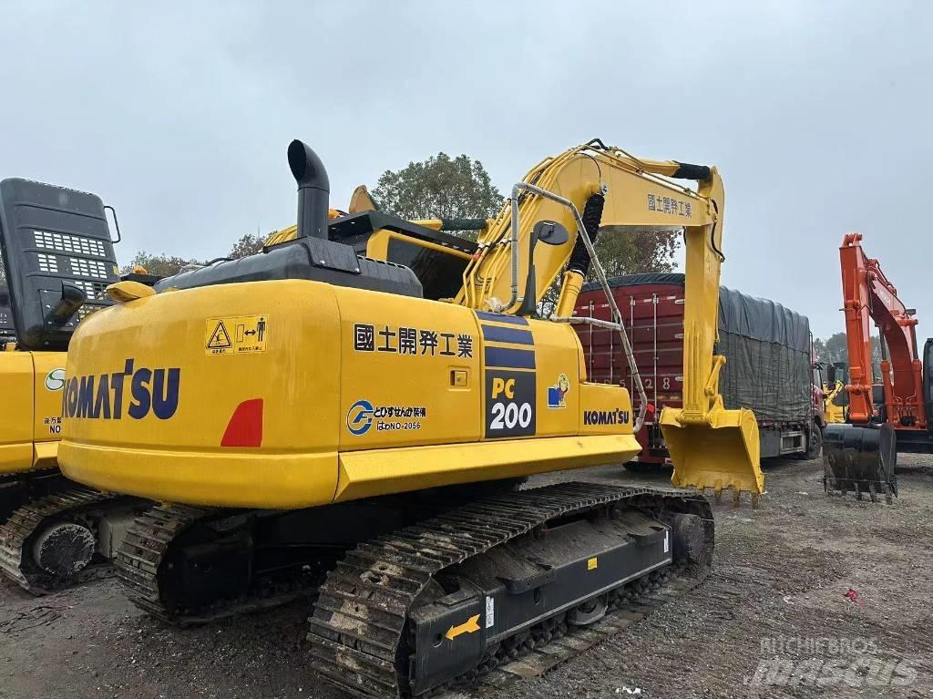 Komatsu PC 200-8 Midi bagri 7t – 12t