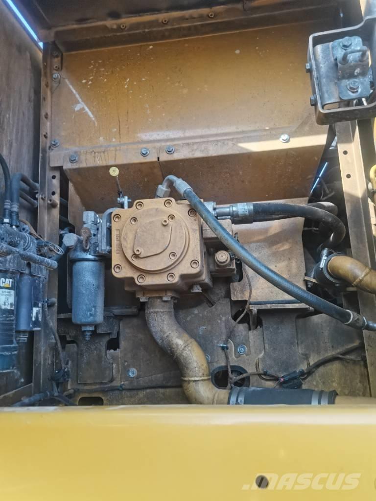 CAT 320 GC Bagri goseničarji