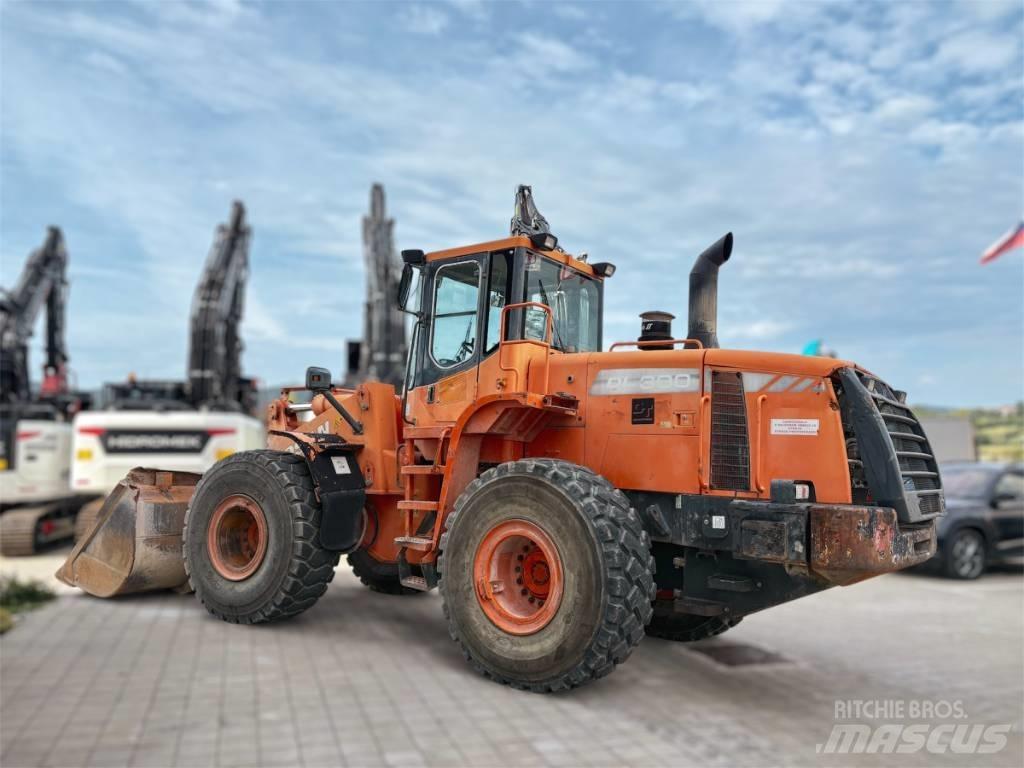 Doosan DL 300 Kolesni nakladalci