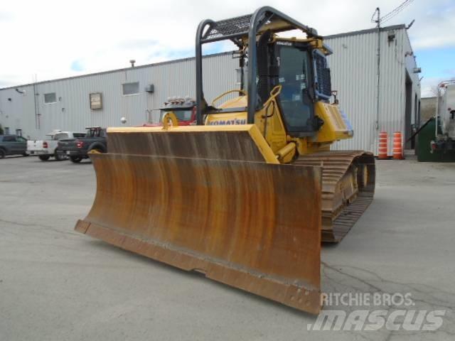 Komatsu D61PX-24 Buldožerji goseničarji