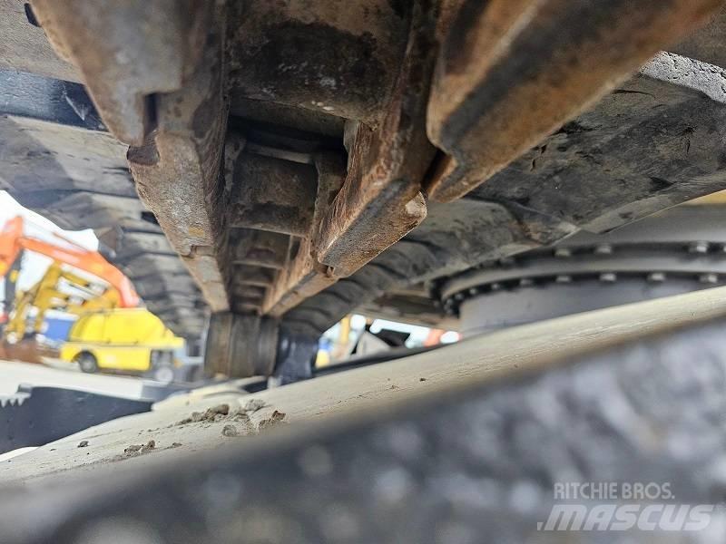 Komatsu PC 138 US-8 Midi bagri 7t – 12t